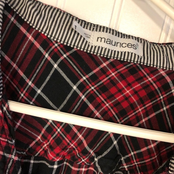 Maurices Red and Black Plaid Button-Up 3/4 Sleeve Shirt Ruched Size 1 1X Flannel - Picture 3 of 4